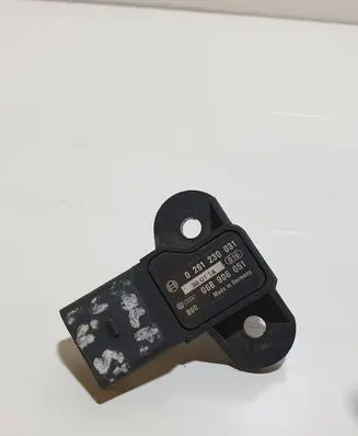 Volkswagen Golf IV Air pressure sensor 06B906051 0261230031