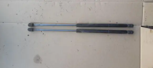 Ford Focus Tailgate strut 