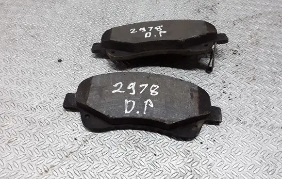 Toyota Avensis T250 Brake pads (front) 