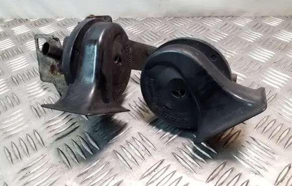 BMW 5 E60 E61 Horn signal