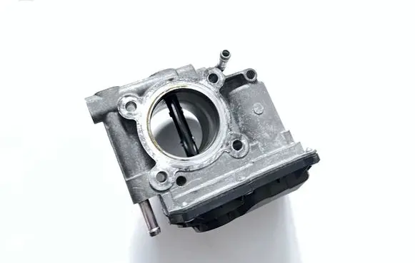 Mazda 3 II Throttle valve R2AA136B0