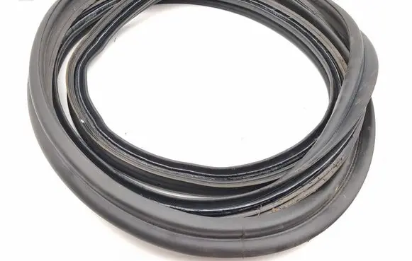 KIA Niro Trunk rubber seal (body) 