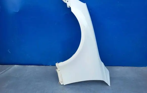 Lexus SC 430 Fender