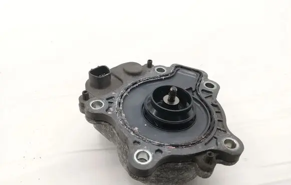 Toyota Auris E180 Water pump AISIN14