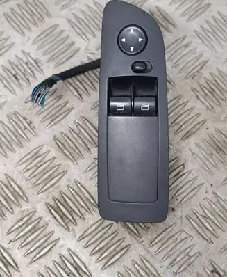 BMW 1 E81 E87 Electric window control switch 9167154 07W34K103