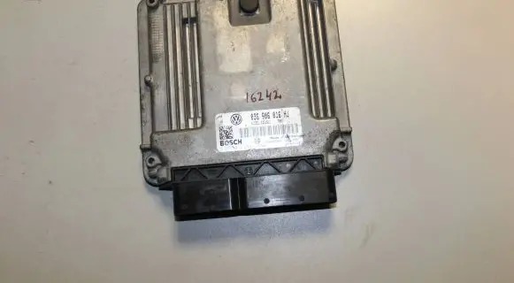 Volkswagen Golf V Engine control unit/module 03G906016HJ 1039S07904 0281012253