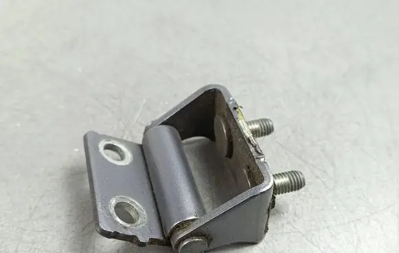 Mitsubishi Outlander Tailgate/trunk/boot hinge A048520