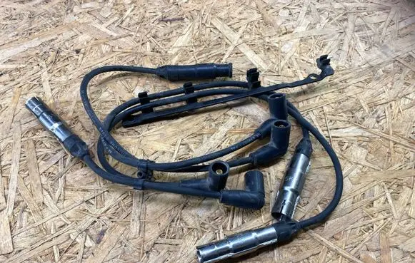 Skoda Octavia Mk2 (1Z) Ignition plug leads 