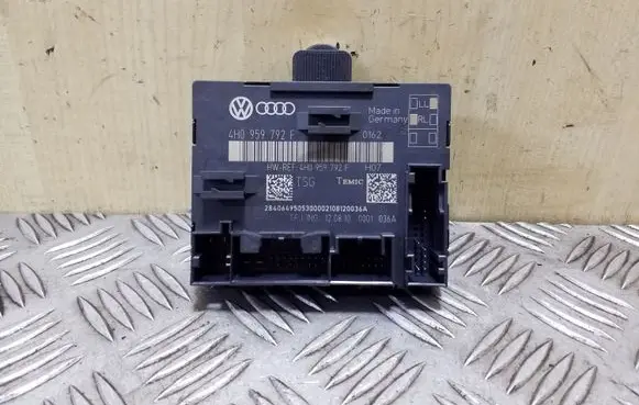 Volkswagen Touareg II Door control unit/module 4H0959792F