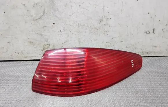 Peugeot 607 Rear/tail lights