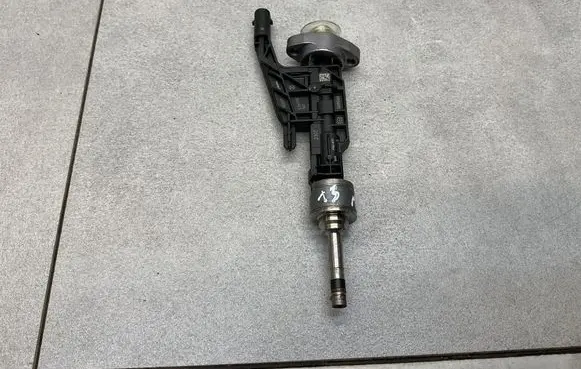 BMW X3M F97 Fuel injector 8671991 0261500502