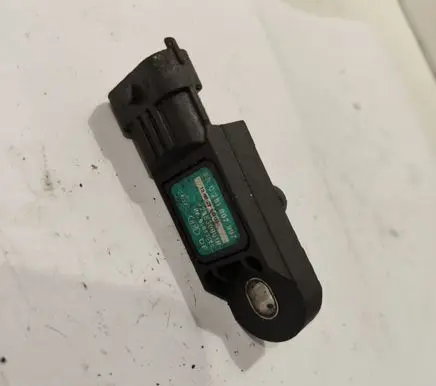 Renault Megane II Air pressure sensor 8200843680