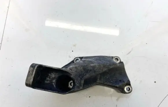 Audi A4 S4 B5 8D Engine mounting bracket 8d0199307l