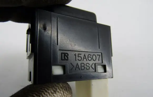 Lexus RX 330 - 350 - 400H Other switches/knobs/shifts 15A607