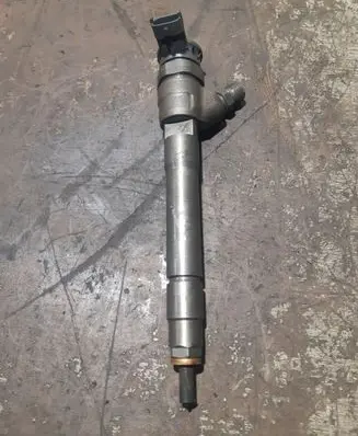 Renault Trafic III (X82) Fuel injector 0445110569