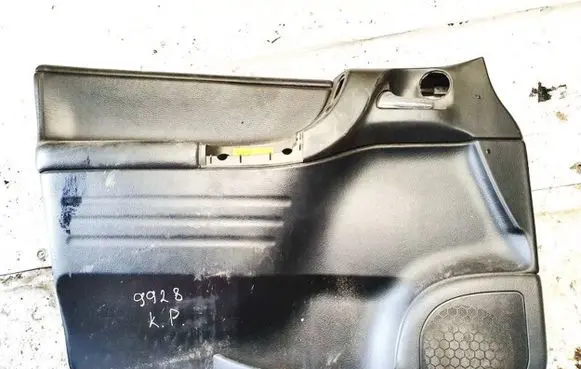 Opel Zafira A Front door card panel trim 90580201