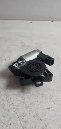 Mazda 5 Front door window regulator motor 6J6A5858X CM011730