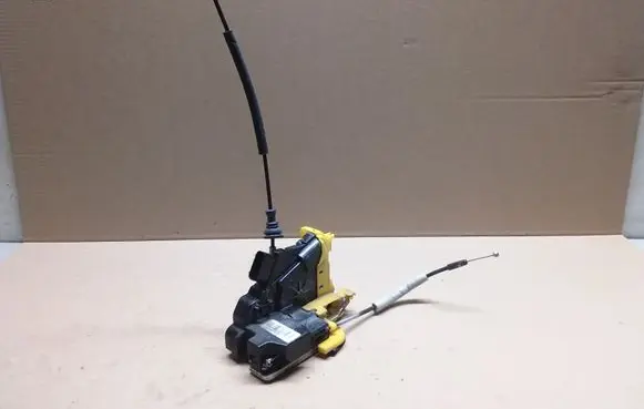 KIA Ceed Front door lock 81310A2100