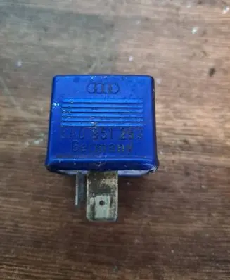 Volkswagen Golf IV Other relay 8A0951253