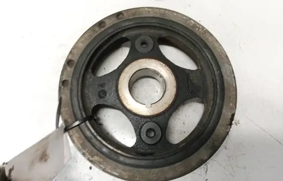 Toyota Avensis T270 Crankshaft pulley 134080r030