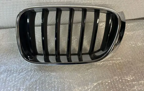 BMW X3 F25 Front bumper upper radiator grill 7338571