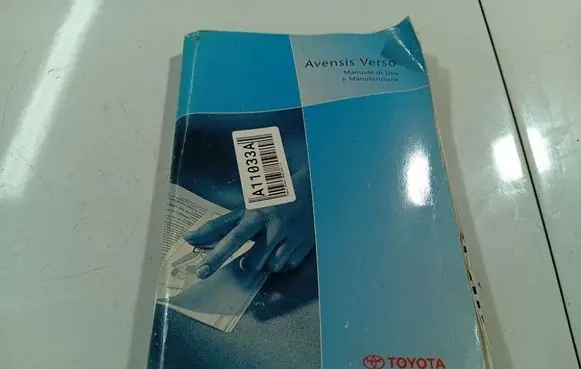 Toyota Avensis Verso Owners service history hand book 