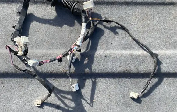 Toyota Yaris Front door wiring loom 821520DB80
