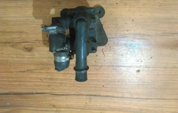 BMW 5 E34 Coolant heater control valve 1382299