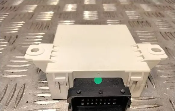 Toyota Avensis T250 Window wiper relay 150696