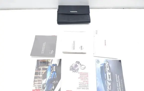 Nissan Qashqai Owners service history hand book 