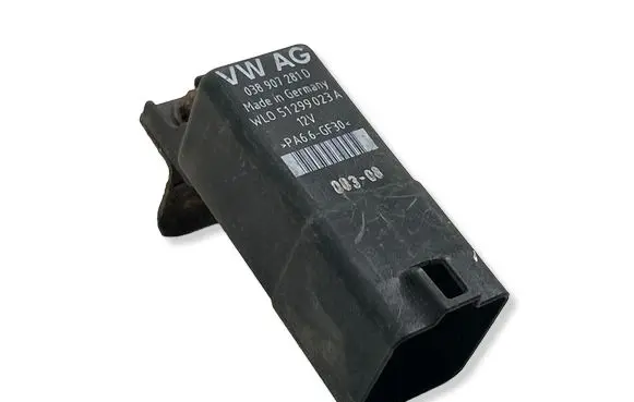 Volkswagen Tiguan Glow plug pre-heat relay 038907281D 51299023A