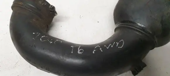 Volvo V70 Intercooler hose/pipe 30713698 10695A D36ZC