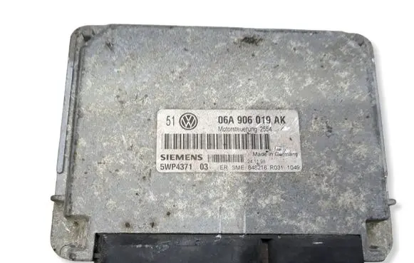 Volkswagen PASSAT B7 Engine control unit/module 06A906019AK 5WP4371
