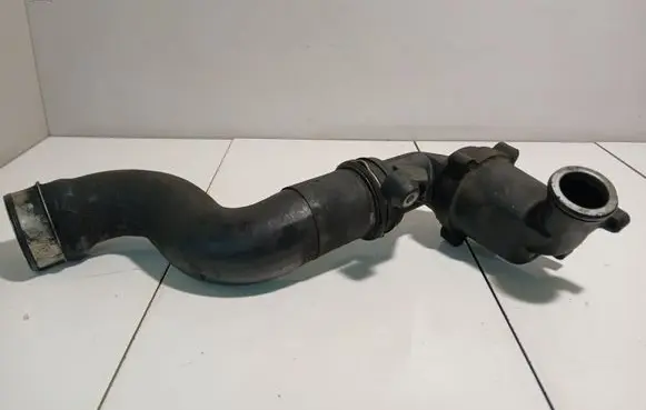 Mercedes-Benz E W211 Turbo air intake inlet pipe/hose A6481400387