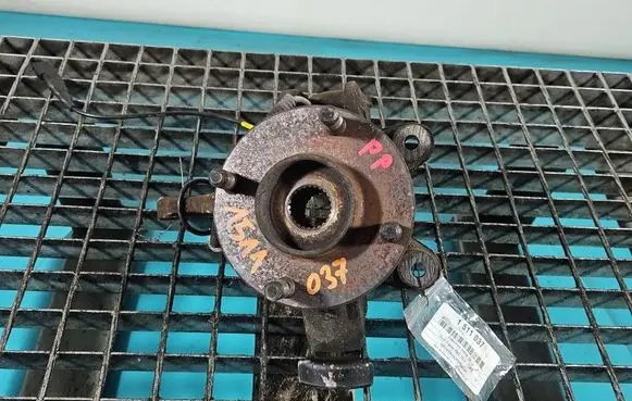 Front wheel hub spindle knuckle