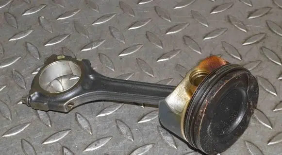 Mercedes-Benz CLK A209 C209 Piston 