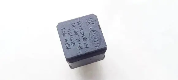 Opel Zafira B Other relay 13171831 4ra007791-05