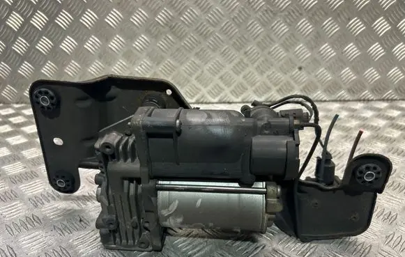 BMW X5 E70 Air suspension compressor/pump 