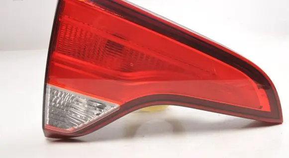 KIA Sorento Tailgate rear/tail lights R1YS1Y