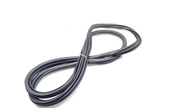 Peugeot 5008 II Front door rubber seal 