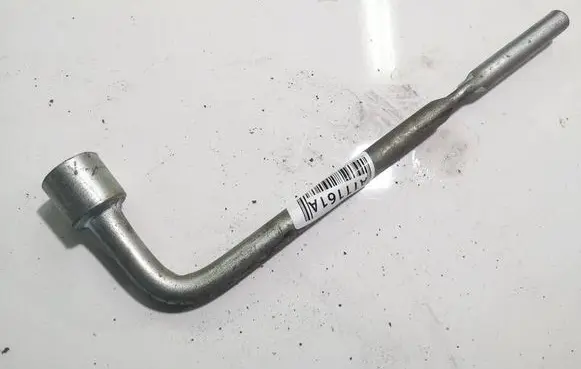 Honda Civic Wheel nut wrench 