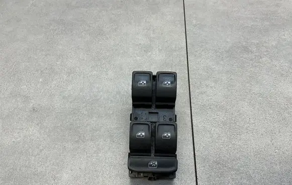Skoda Octavia Mk3 (5E) Electric window control switch 5E0959857