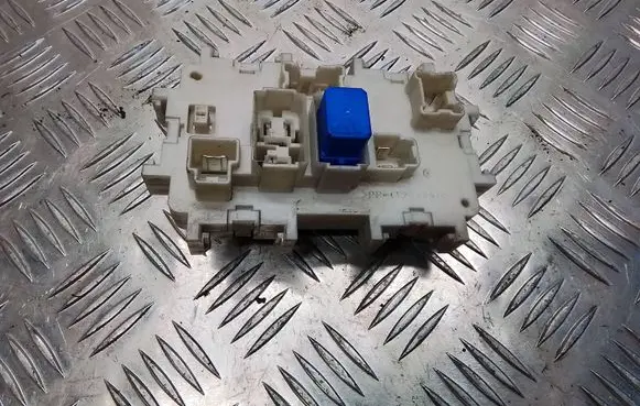 Nissan Navara D40 Fuse module EA00A 0999