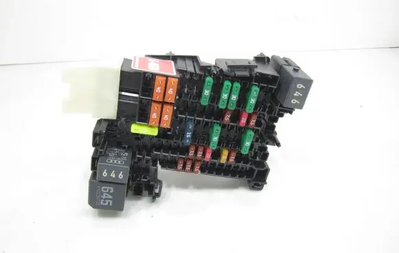 Volkswagen Caddy Fuse module 5WA937615A V23374A1001