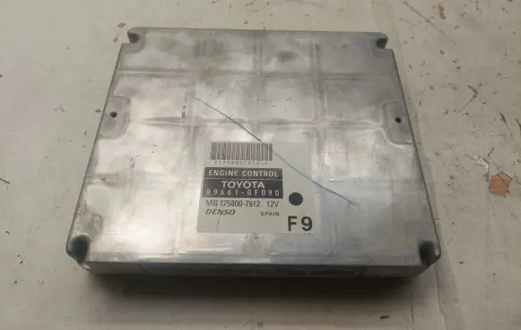 Toyota Corolla Verso AR10 Engine control unit/module 896610F090 MB1758007612