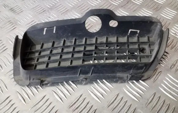 Volkswagen Golf III Front bumper lower grill 1H6853666