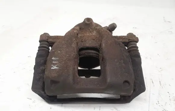 Honda CR-V Front brake caliper