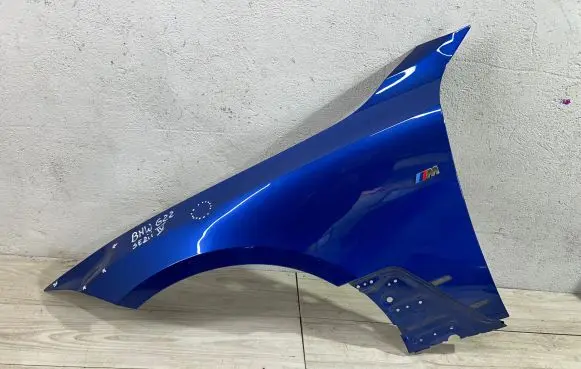BMW i4 Fender