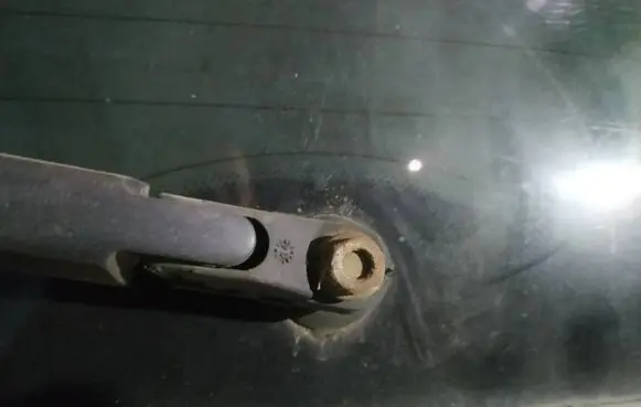 Peugeot 1007 Rear window wiper motor