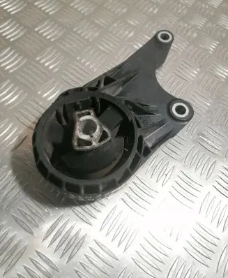 Opel Astra J Gearbox mount 13248600 684216 2300102